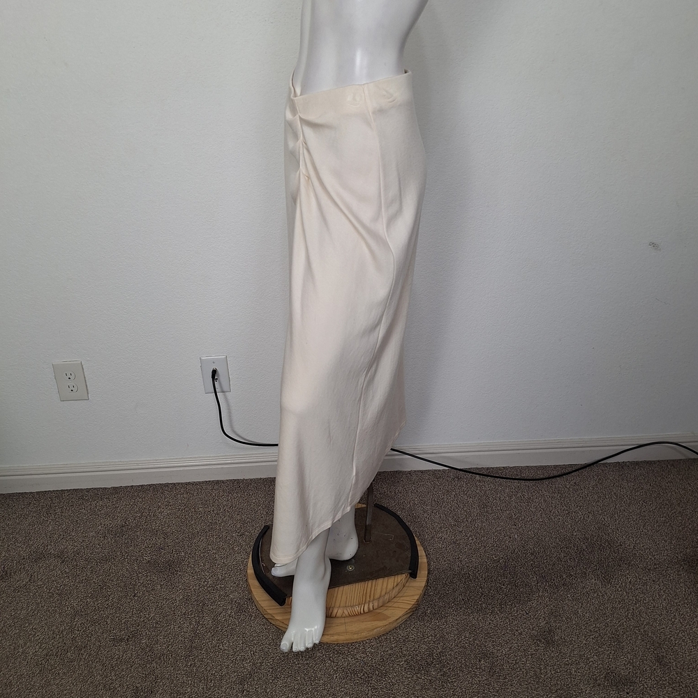 Massimo Dutti Cream Skirt - Picture 10 of 14